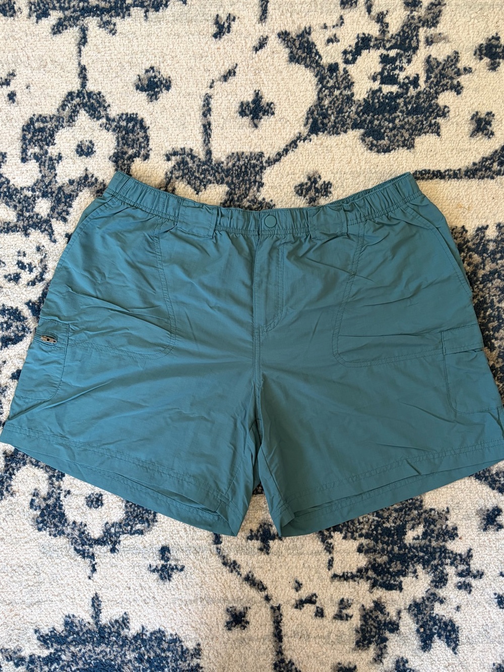 Columbia Teal Blue Shorts Large
